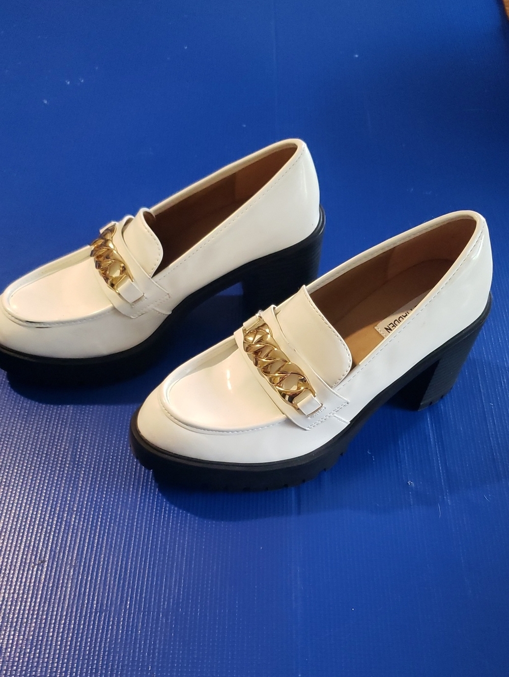 John Madden Pre-owned Women's White Platform Loafer Heels
